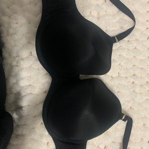 Molded cup t-shirt bra 32H, used